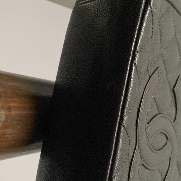 Pristine condition Chanel Petite Caviar tote PRICE FIRM - Picture 3 of 7